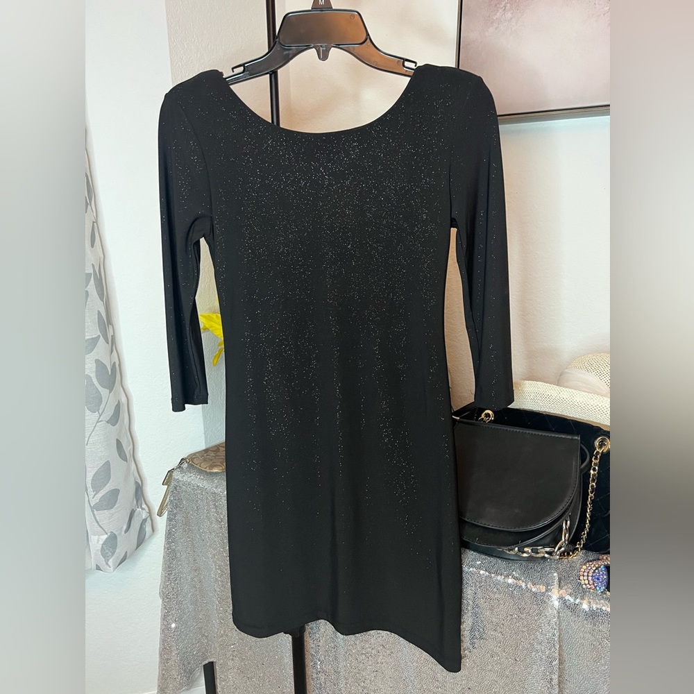 5 for $20 🌹 Shimmering black stretchy dress, crisscrossed crystals! Sz S